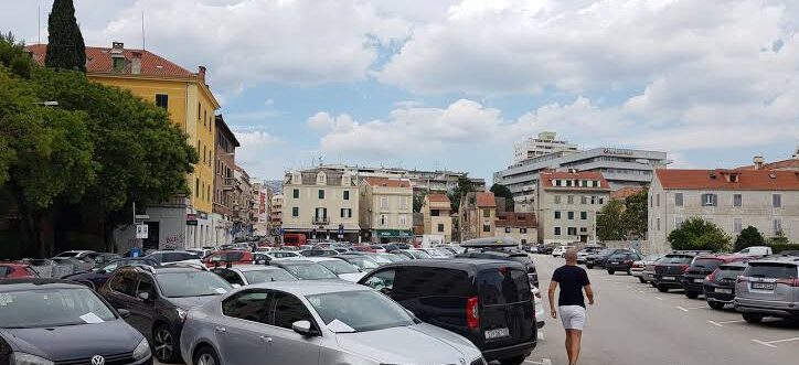 Czy w Chorwacji łatwo zaparkować w centrum miasta?